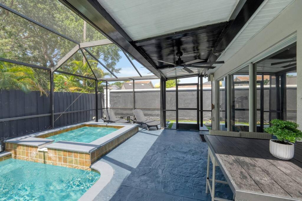 Luxury Style Townhome With Pool - 1 Miles To Bucs Stadium Tampa Exteriér fotografie